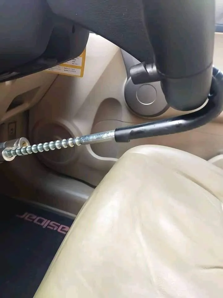 Universal Steel Car Steering Wheel and Brake Pedal Lock Kit - Image 5