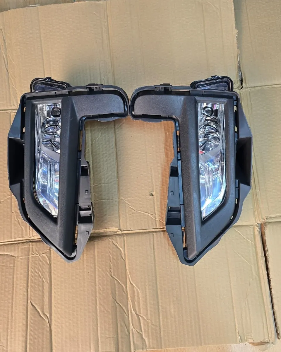 Nissan X-Trail T32 2017/2018 Front Fog Light Assembly With Cover Trims (Pair)